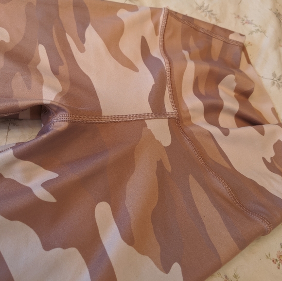 Aerie Camo Bike Shorts - Picture 4 of 4